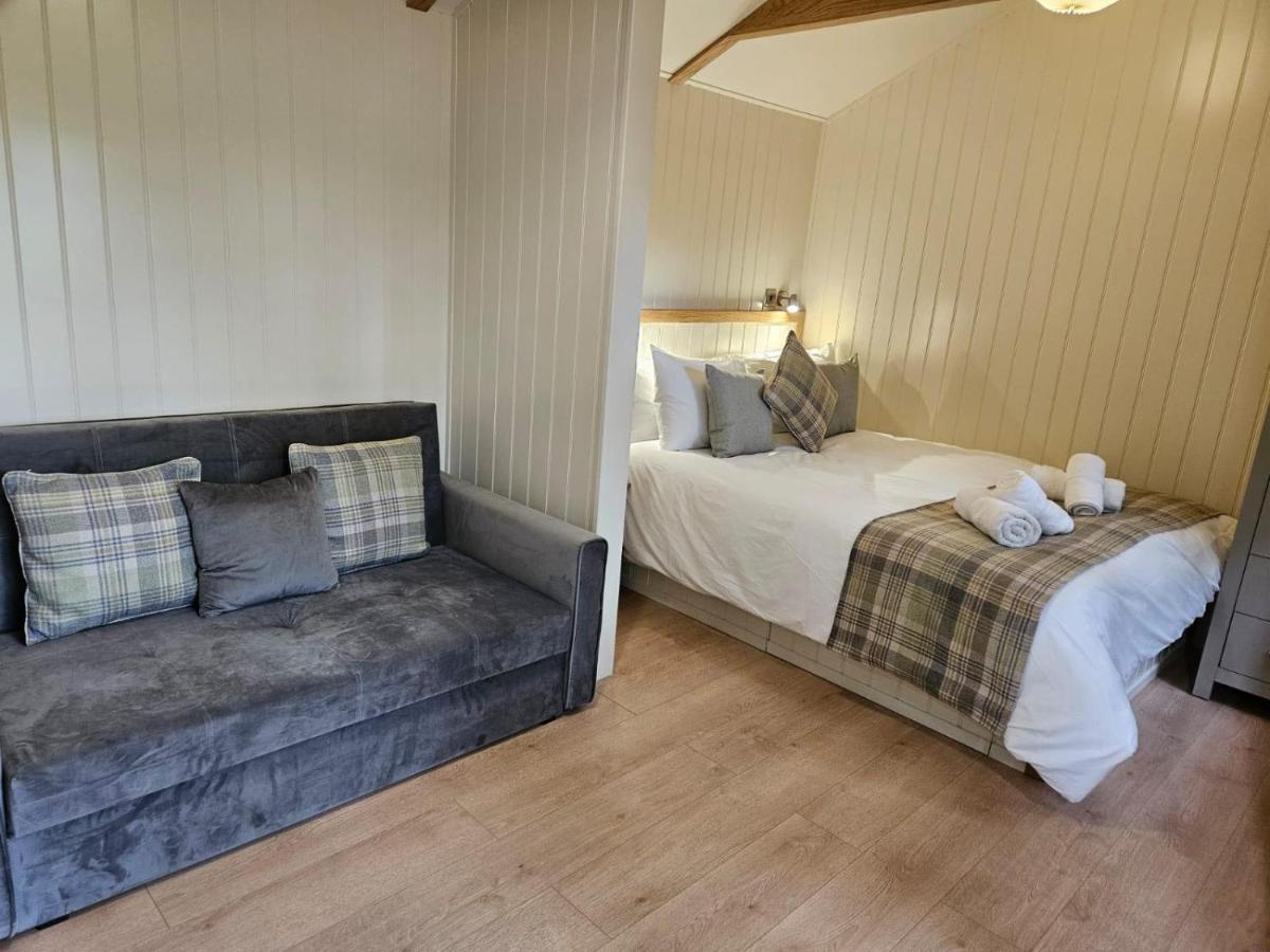 Woodland Shepherds Hut - 'saga' Lodge Caernarfon